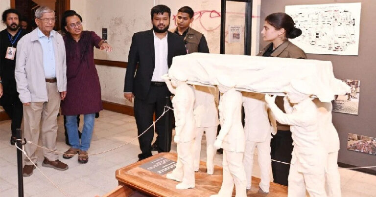 জুলাই জাদুঘরে অশ্রুসজল প্রেসিডেন্ট বললেন, ‘মূল্য দিয়েছি অনেক’
