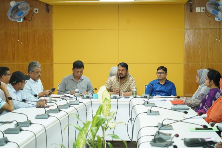 ডেঙ্গু প্রতিরোধ ও পরিচ্ছন্নতা অভিযান উপলক্ষে রাসিকের সভা