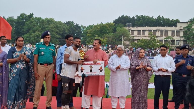 জেলা প্রশাসক গোল্ডকাপ ফুটবল টুর্নামেন্টের পুরস্কার বিতরণ রাজশাহীতে ক্রীড়ার গৌরব পুনরুদ্ধারে ব্যাপক পরিকল্পনা ও টুর্নামেন্ট আয়োজনের ঘোষণা ভূমিমন্ত্রীর