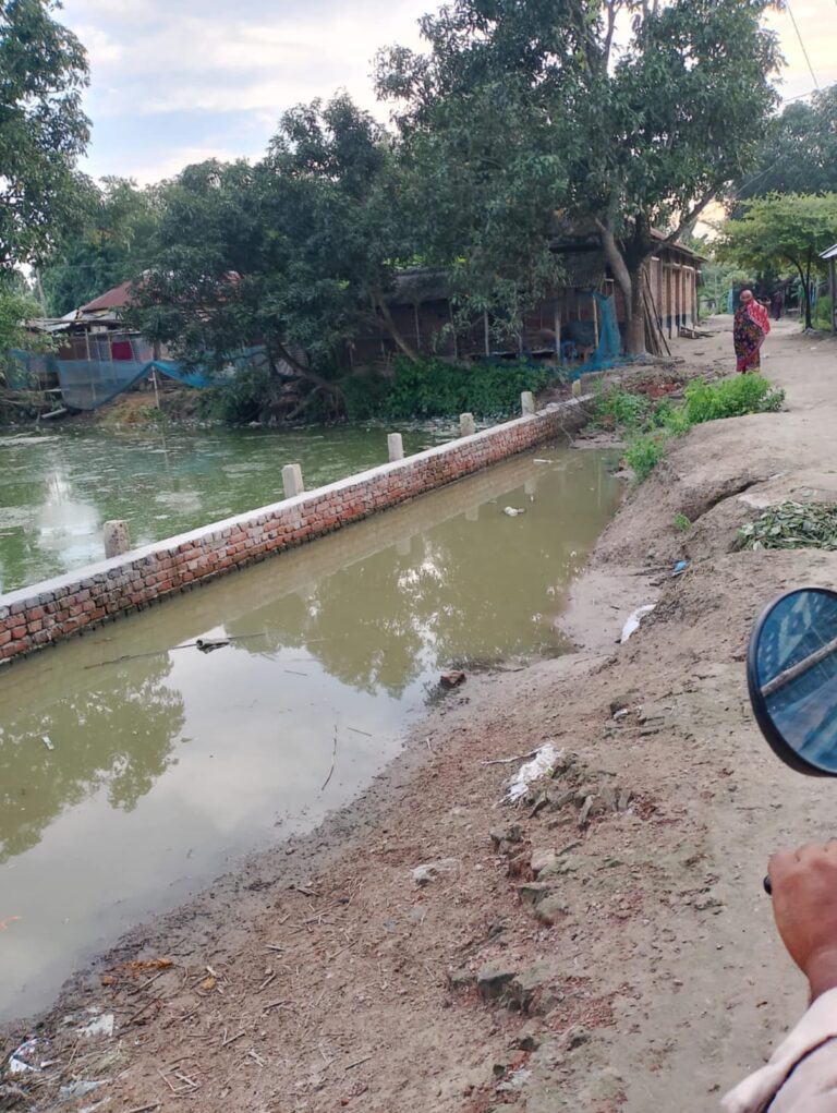 পবার বড়গাছী ইউপির সেই চেয়ারম্যানের বিরুদ্ধে এবার কাজ না করে প্রায় ৭২ লাখ টাকা আত্মসাতের অভিযোগ