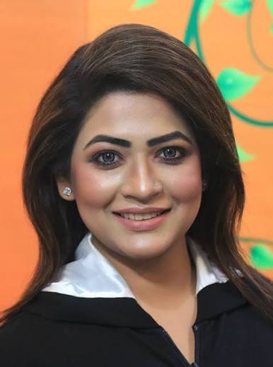 দেশে ফিরে বিমানবন্দরে সাংবাদিকদের যা বলেন আজমেরী হক বাঁধন