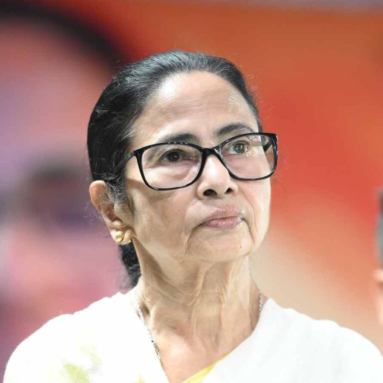 দলের নাম ও প্রতীক হারালেন মমতা