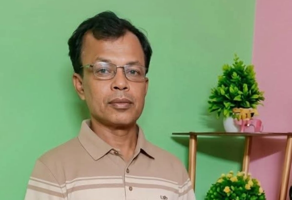 মহাদেবপুরে ব্যবসায়ীকে কুপিয়ে হত্যা করে ছয় ভরি সোনা ও সাত লক্ষ টাকা ছিনতাই