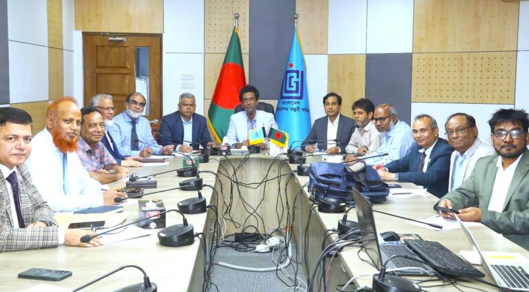 তৃতীয় ভাষা শিক্ষা বিষয়ে ইউজিসির সঙ্গে রুয়েট ভিসির মতবিনিময়