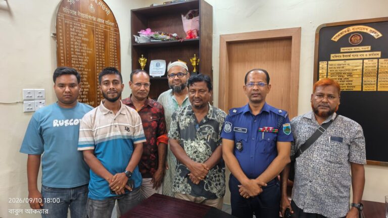 সাপাহারে নয়া ওসির সাথে সাংবাদিকদের মতবিনিময়