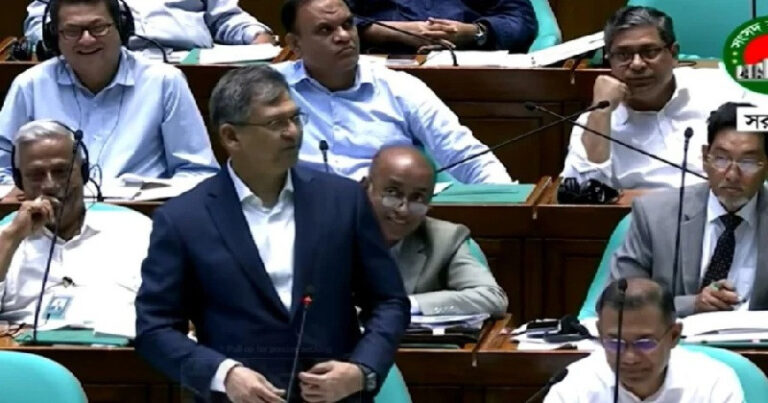 চাকুরিচ্যুত বিডিআর সদস্যদের চাকুরিতে পুনর্বহালের সুযোগ নেই: স্বরাষ্ট্রমন্ত্রী