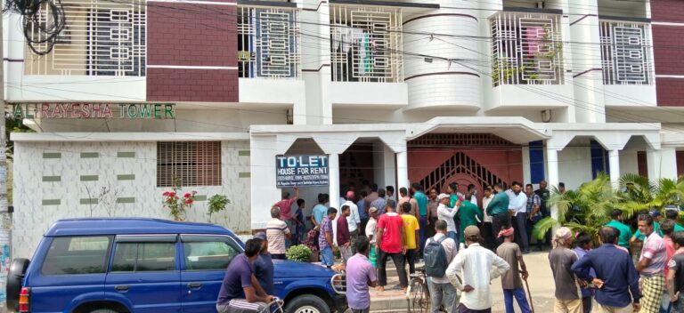 আরডিএ চেয়ারম্যান সুইটকে খেয়ে ফেলার হুমকি নগরীতে অনুমোদনহীন ভবনের ছাদে সুইমিংপুল অপসারণে বাধা!