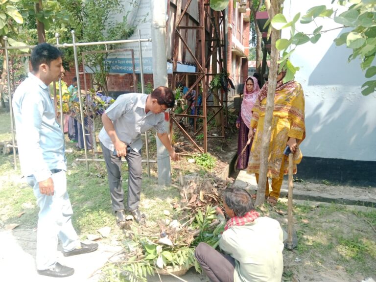 ডেঙ্গু প্রতিরোধে পবা উপজেলা প্রশাসনের পরিচ্ছন্নতা অভিযান অব্যাহত