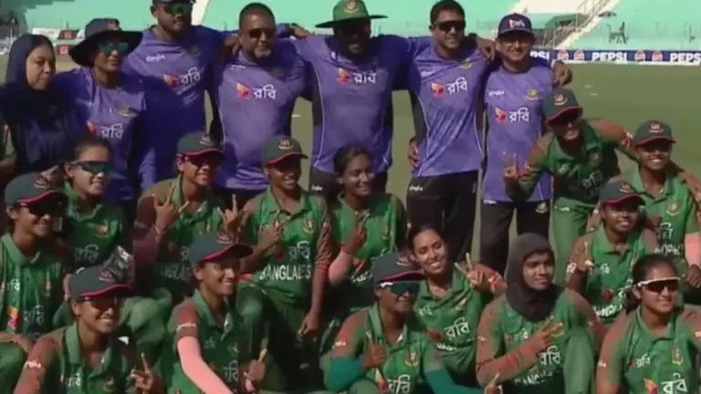 পাকিস্তানকে গুঁড়িয়ে ফাইনালে বাংলাদেশ