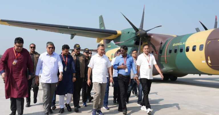 রংপুরে দুর্গাপূজার মণ্ডপ পরিদর্শনে সৈয়দপুর পৌঁছেছেন প্রধানমন্ত্রী