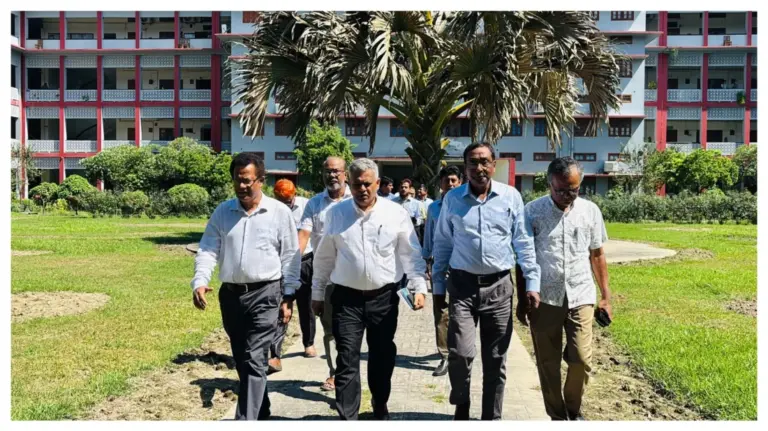 রাবির তিন ভবনে বসছে ৫ লিফট, পরিদর্শনে উপাচার্য
