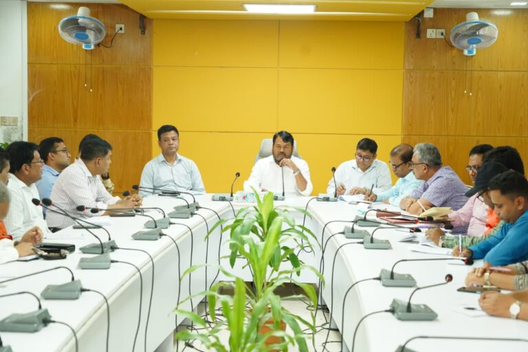 পরিচ্ছন্নতা ও সৌন্দর্যবর্ধন কার্যক্রম জোরদারে রাসিকের সভা