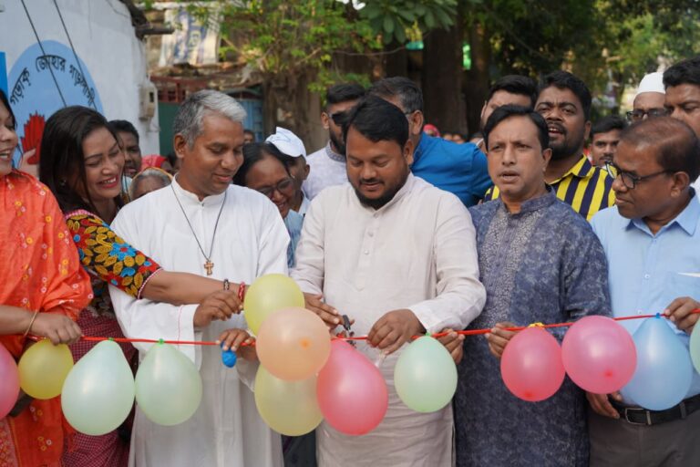 নগরীতে কয়েরদাঁড়ায় রাস্তা উদ্বোধন