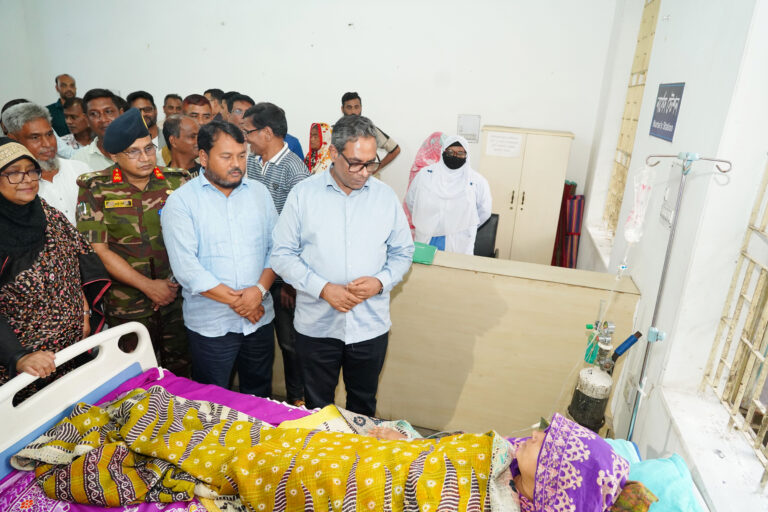 রাজশাহী সিটি হাসপাতাল পরিদর্শনে স্বাস্থ্য প্রতিমন্ত্রী অত্যাধুনিক হাসপাতাল হিসেবে গড়ে তোলার আশ্বাস